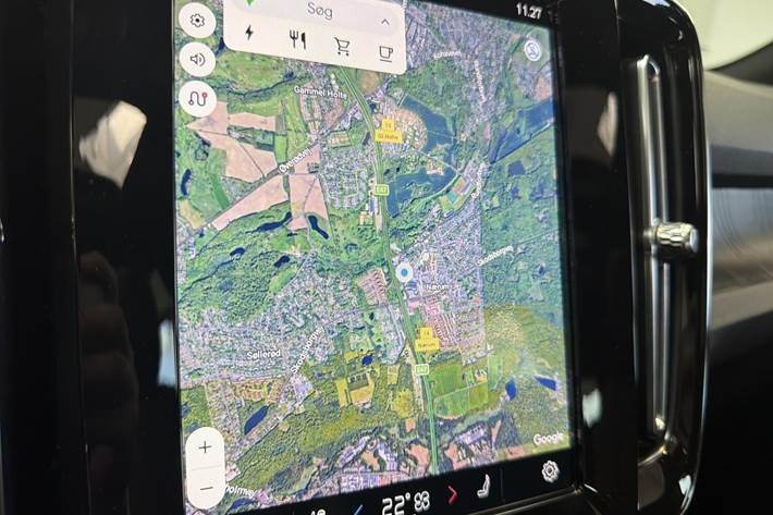 Grå Volvo XC40 fra 2023