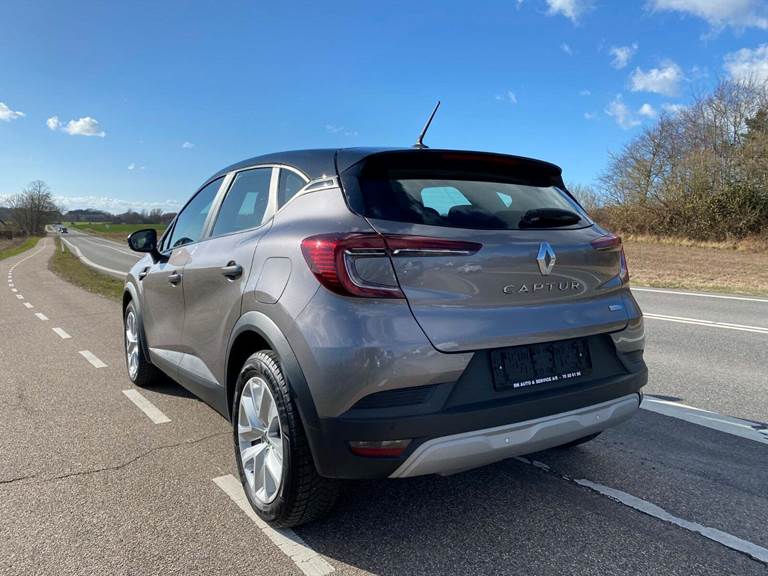 Renault Captur 1,6 E-Tech Zen