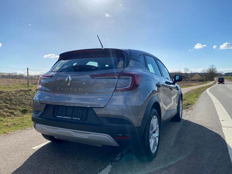 Renault Captur 1,6 E-Tech Zen