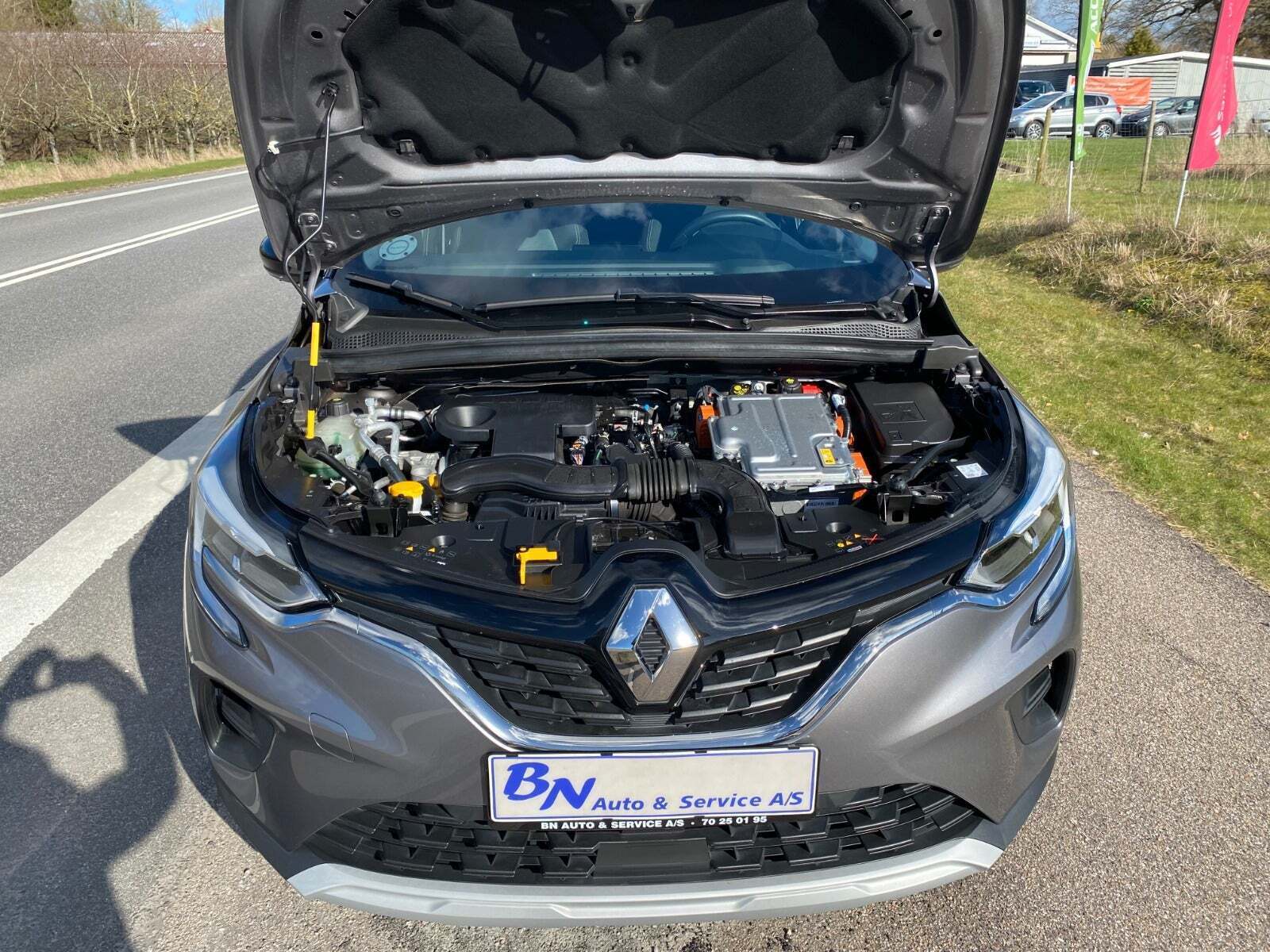 Grå Renault Captur fra 2022