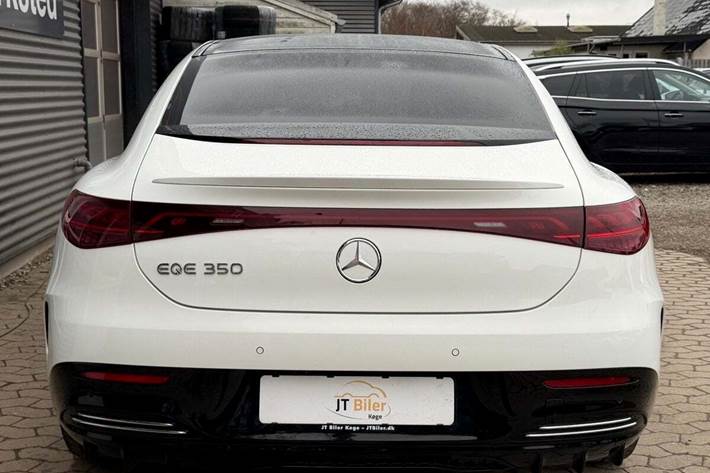 Hvid Mercedes EQE350 fra 2022