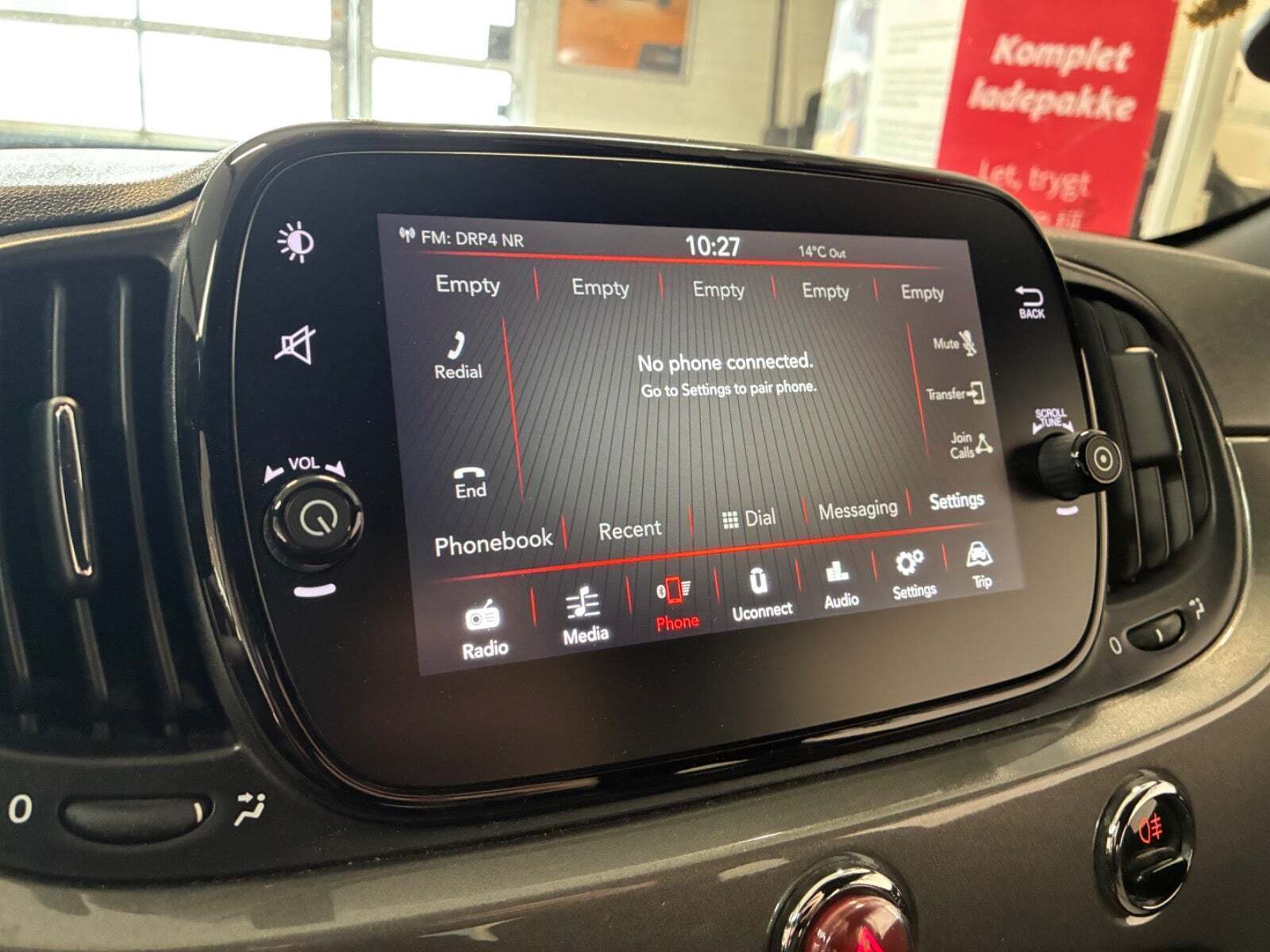 Grå Fiat 500C fra 2020