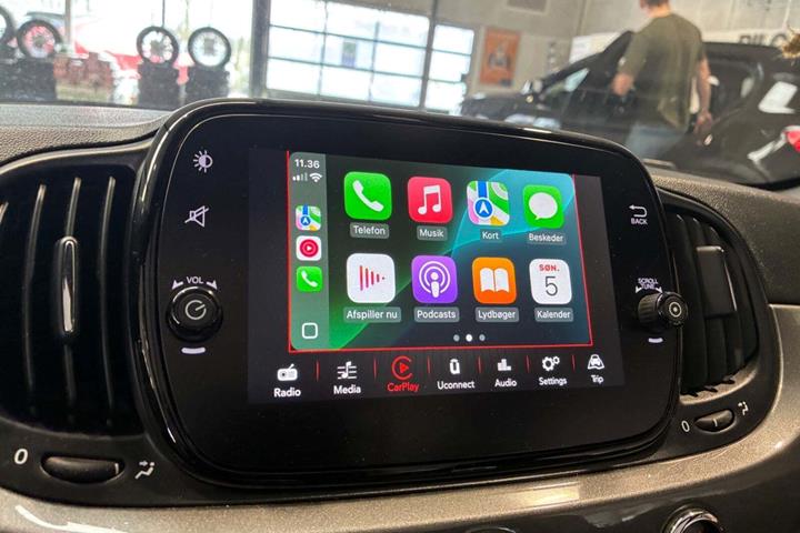 Grå Fiat 500C fra 2020