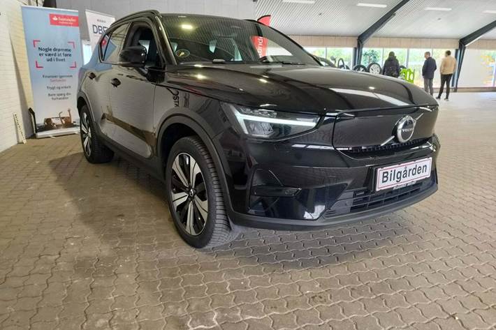 Sort Volvo XC40 fra 2023