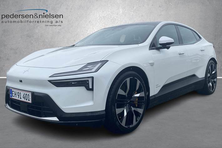 Hvid Polestar 4 fra 2025 set udefra
