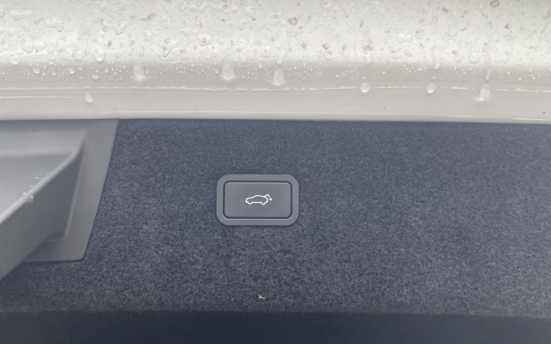 Hvid Polestar 4 fra 2025