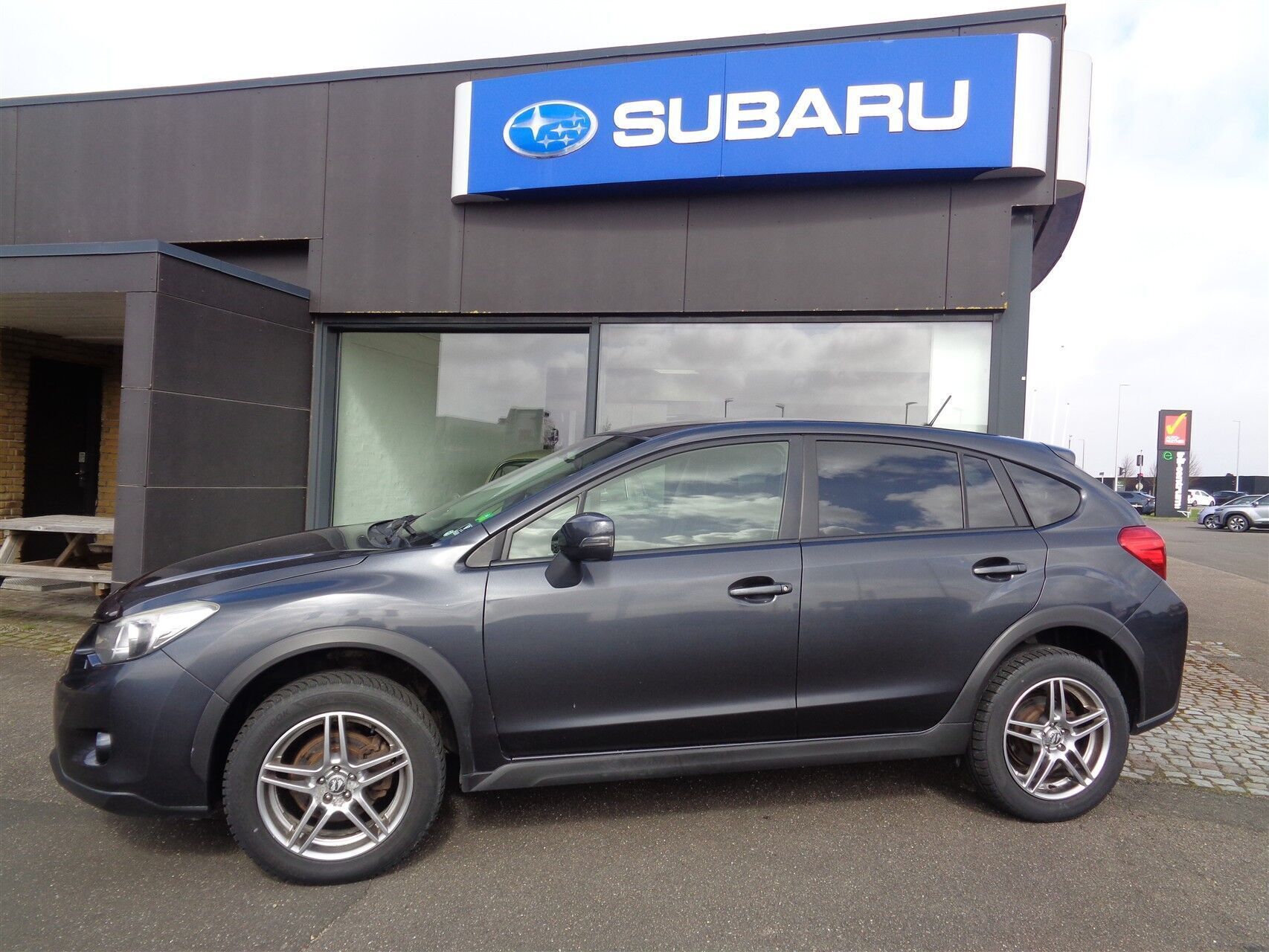 Grå Subaru XV fra 2015