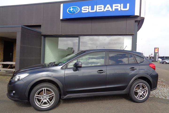 Grå Subaru XV fra 2015