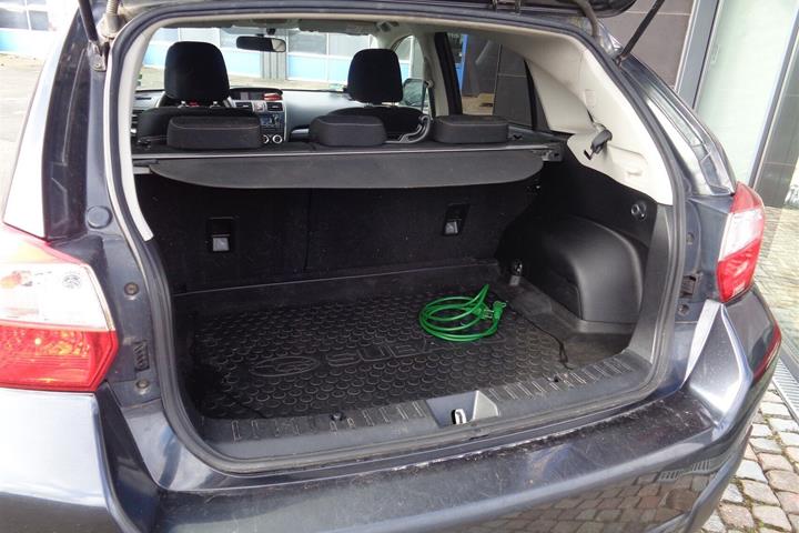 Grå Subaru XV fra 2015
