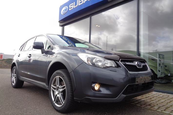 Grå Subaru XV fra 2015