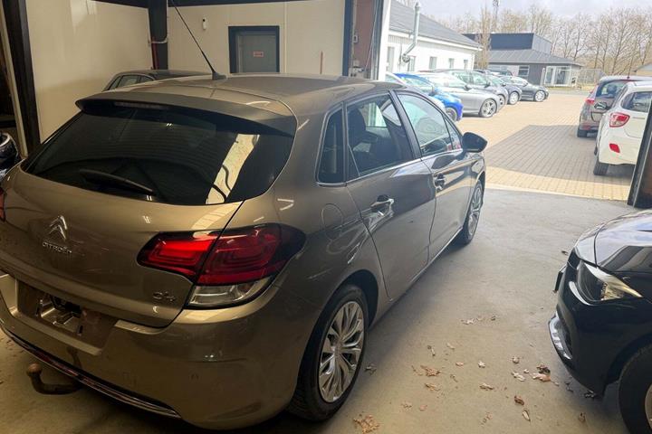 Beige Citroën C4 fra 2013