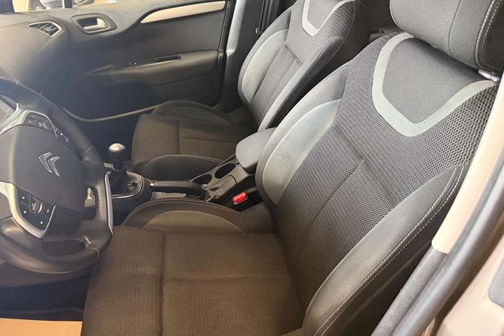 Beige Citroën C4 fra 2013