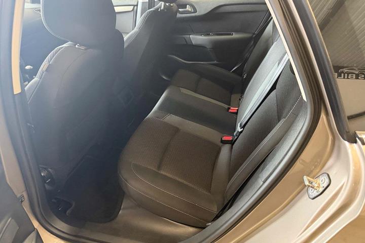 Beige Citroën C4 fra 2013