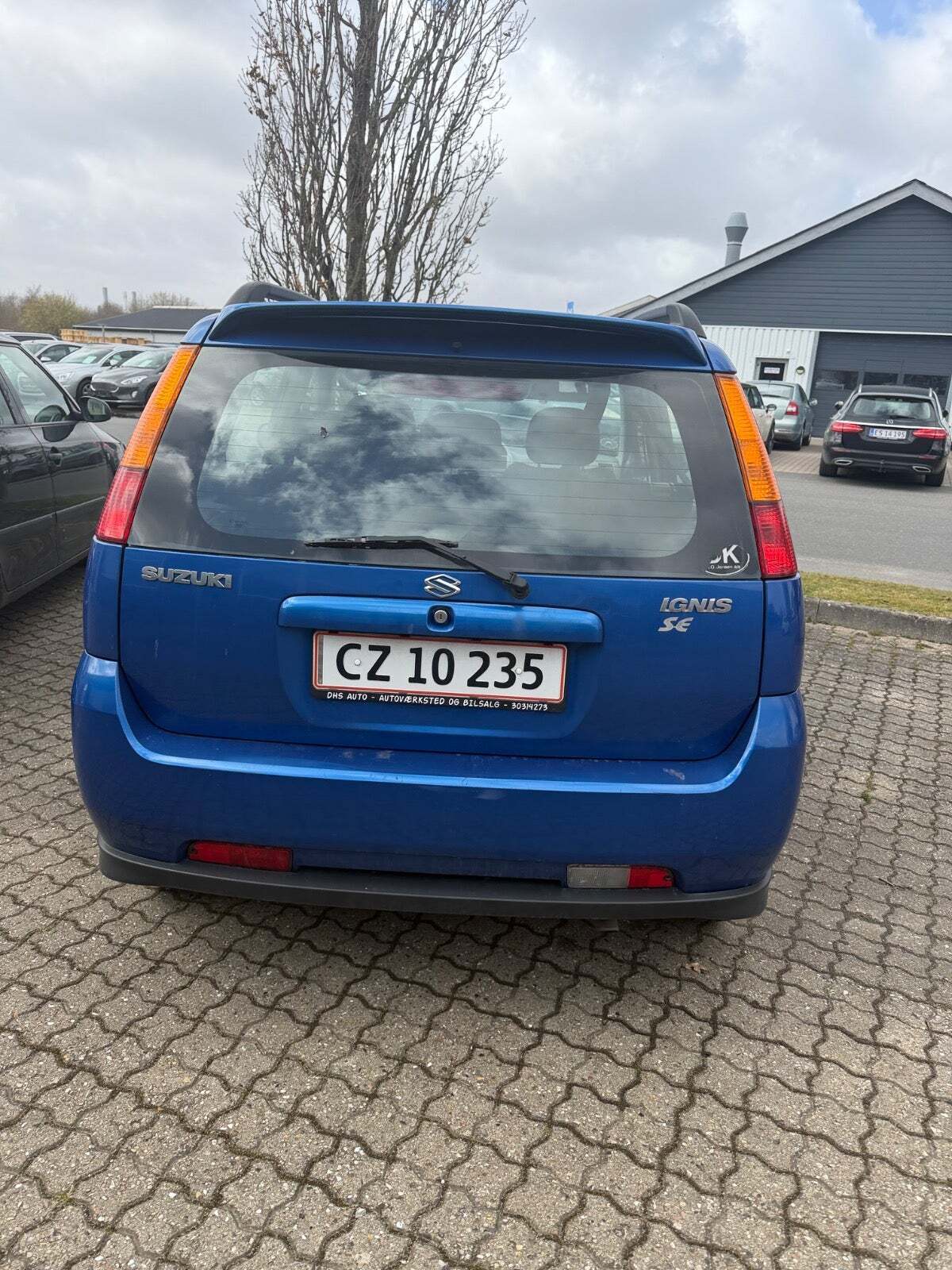 Blå Suzuki Ignis fra 2005
