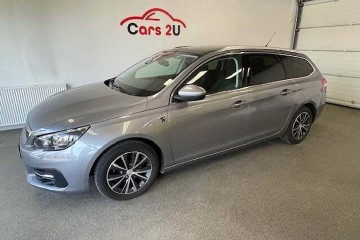 Blå Peugeot 308 fra 2018