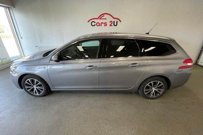 Blå Peugeot 308 fra 2018