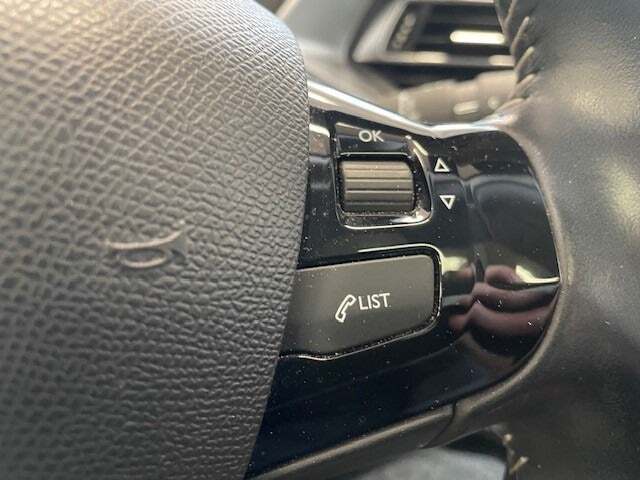 Blå Peugeot 308 fra 2018