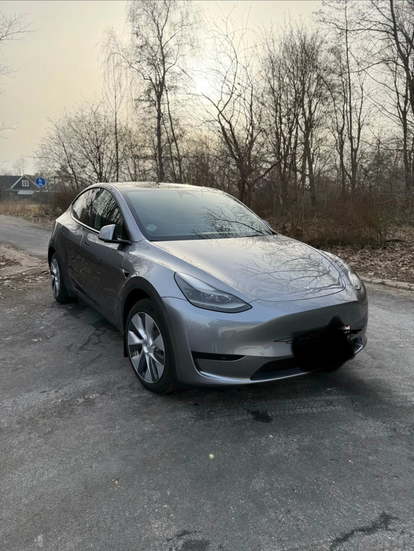 Tesla Model Y Long Range RWD
