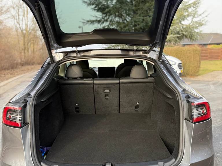 Tesla Model Y Long Range RWD