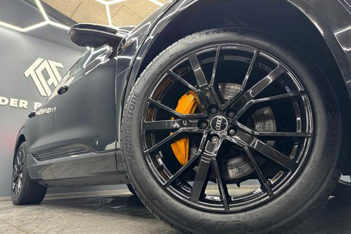 Sort Audi e-tron fra 2023