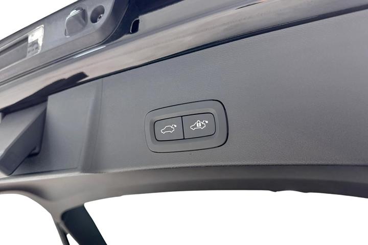 Sort Volvo EX40 fra 2026
