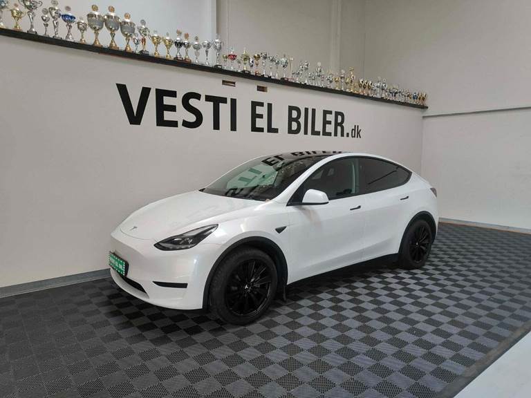 Tesla Model Y Long Range RWD
