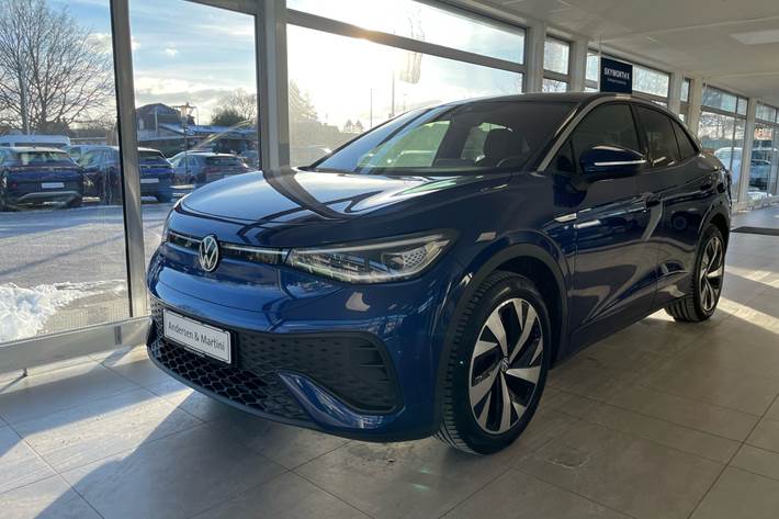 Blå VW ID.5 fra 2023 set udefra