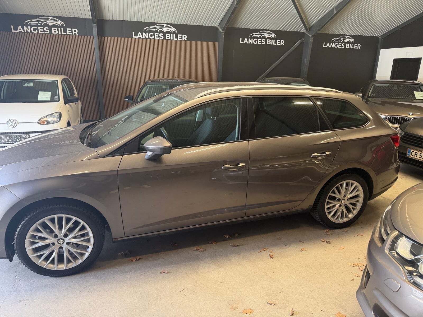 Grå Seat Leon fra 2014