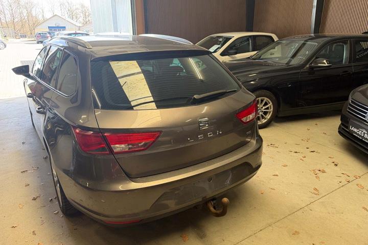 Grå Seat Leon fra 2014