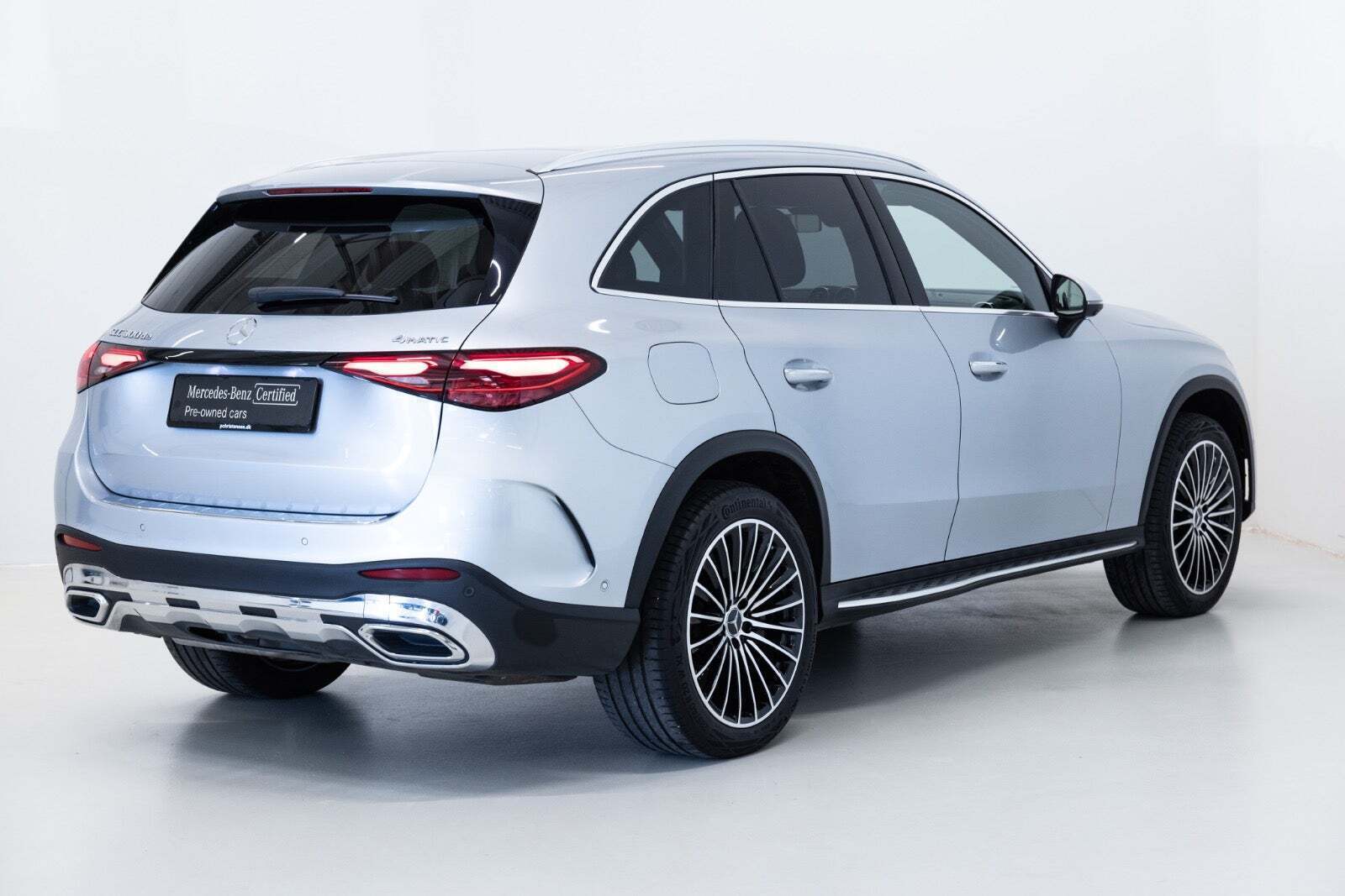 Sølv Mercedes GLC300 de fra 2023