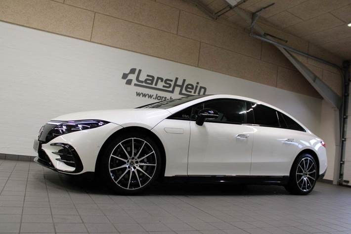 Hvid Mercedes EQS450+ fra 2022