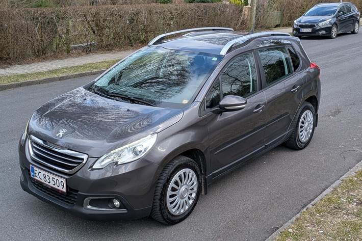 Grå Peugeot 2008 fra 2013