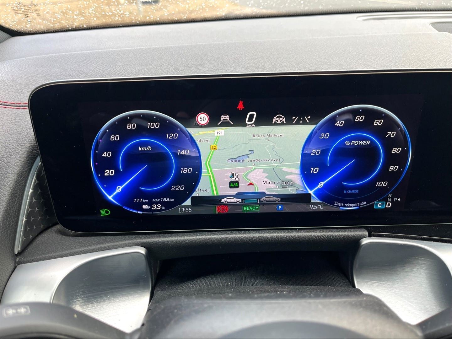 Grå Mercedes EQB 250+ fra 2024