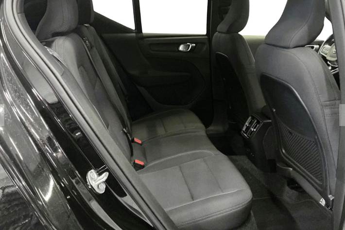 Sort Volvo XC40 fra 2023