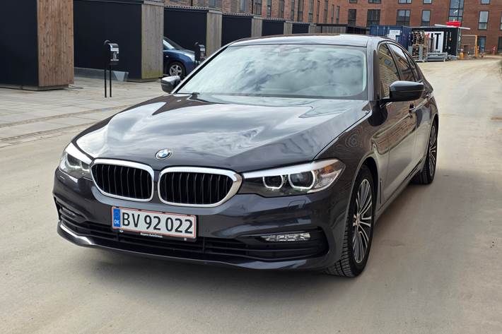 Grå BMW 5-Serie fra 2018
