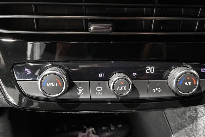 Sort Opel Mokka-e fra 2022