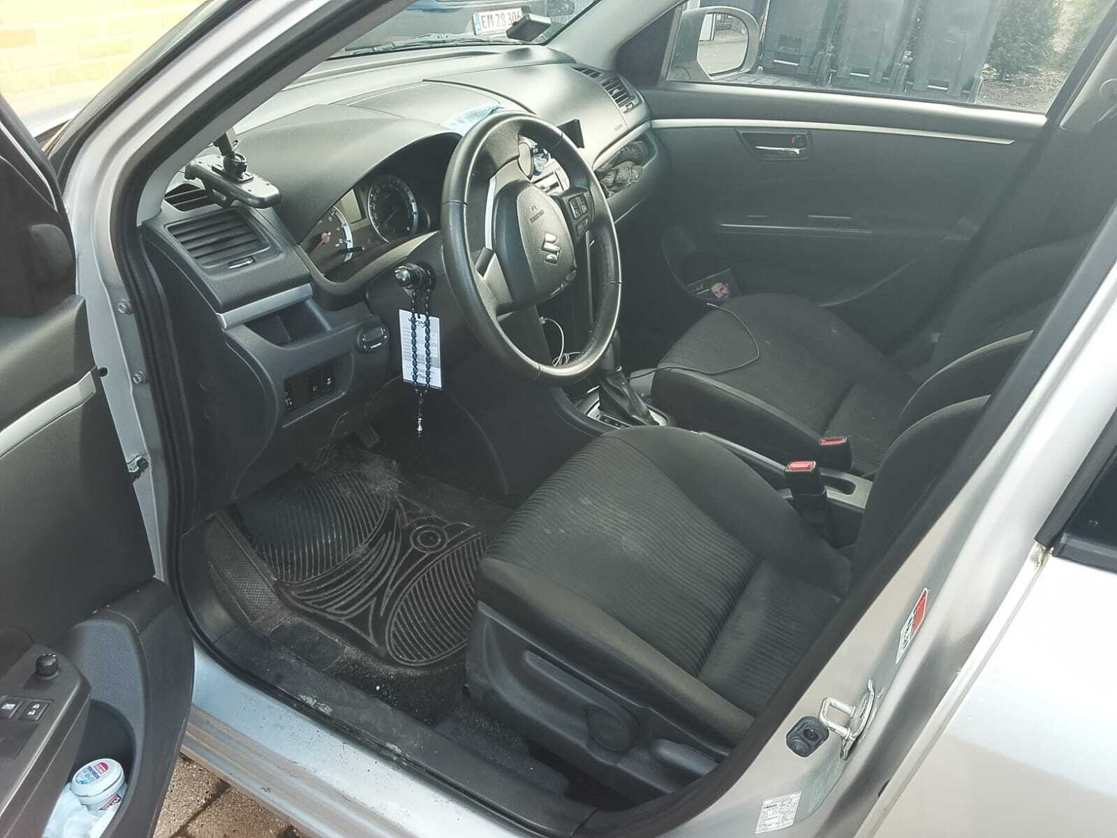 Grå Suzuki Swift fra 2011