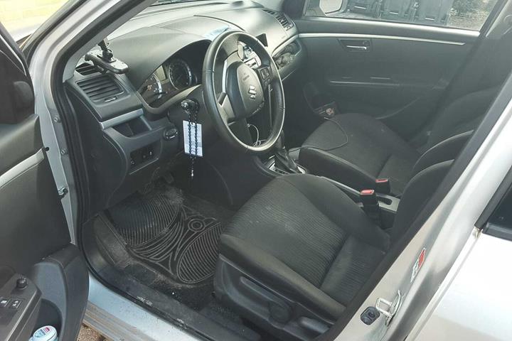 Grå Suzuki Swift fra 2011