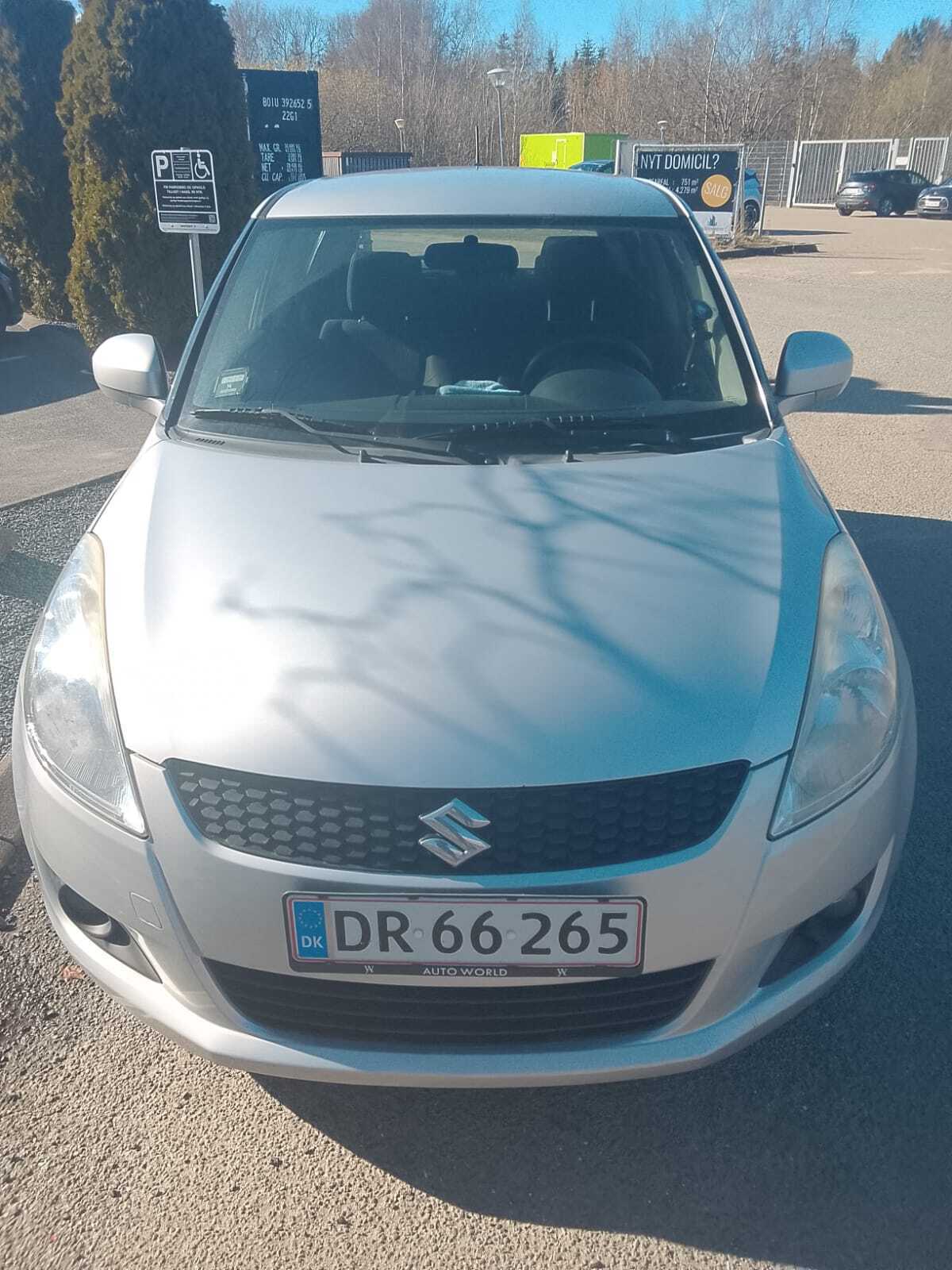 Grå Suzuki Swift fra 2011