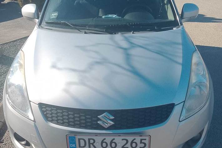 Grå Suzuki Swift fra 2011