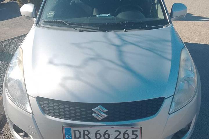 Grå Suzuki Swift fra 2011