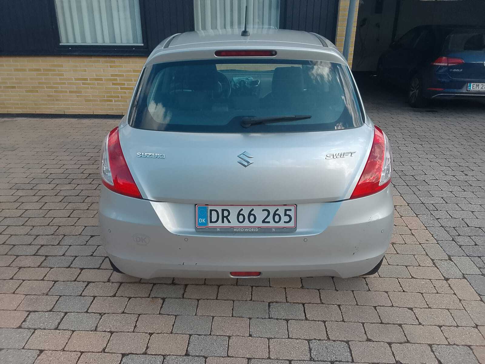 Grå Suzuki Swift fra 2011