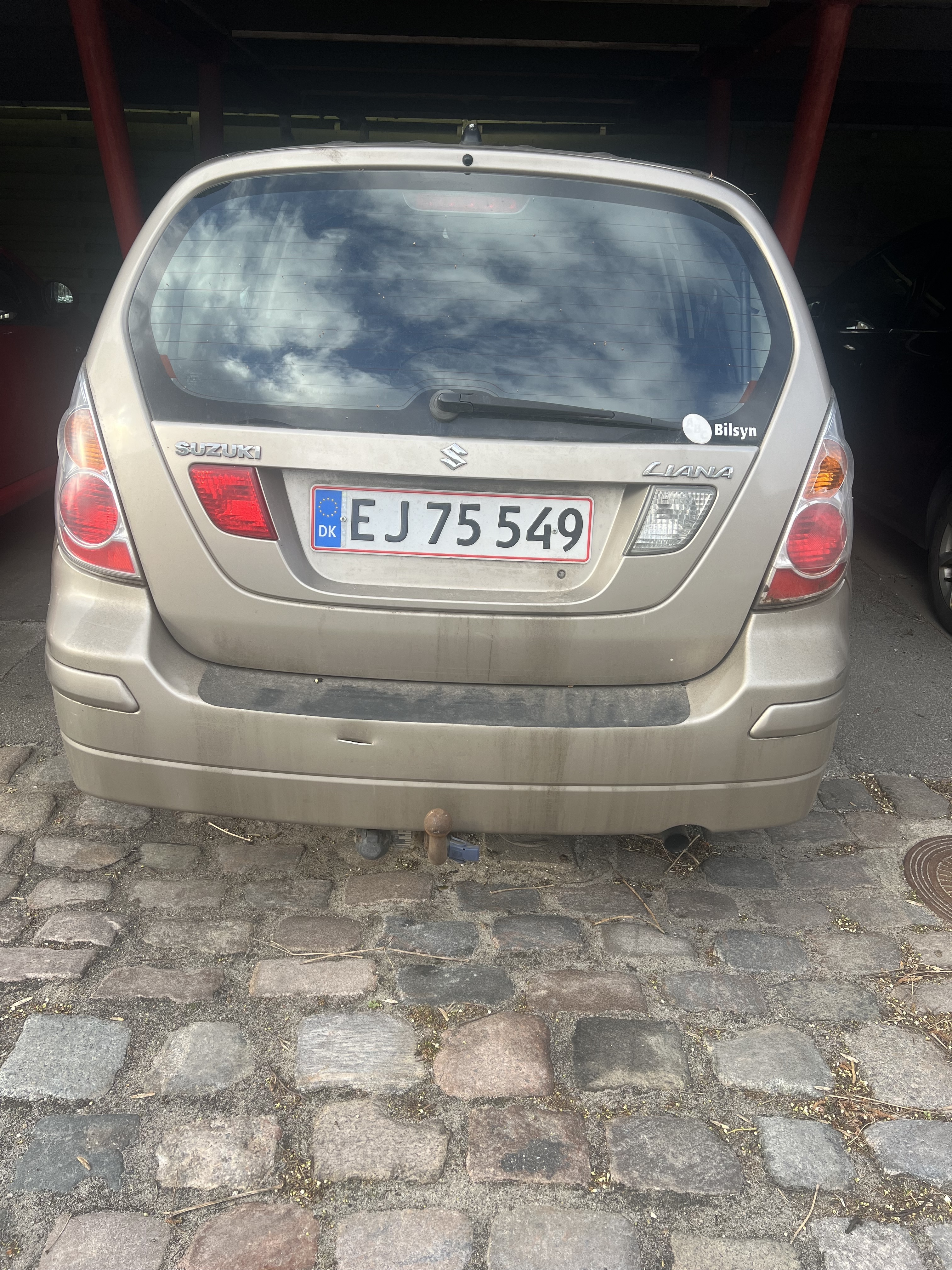 Beige Suzuki Liana fra 2004