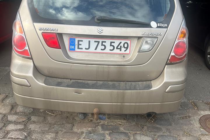Beige Suzuki Liana fra 2004