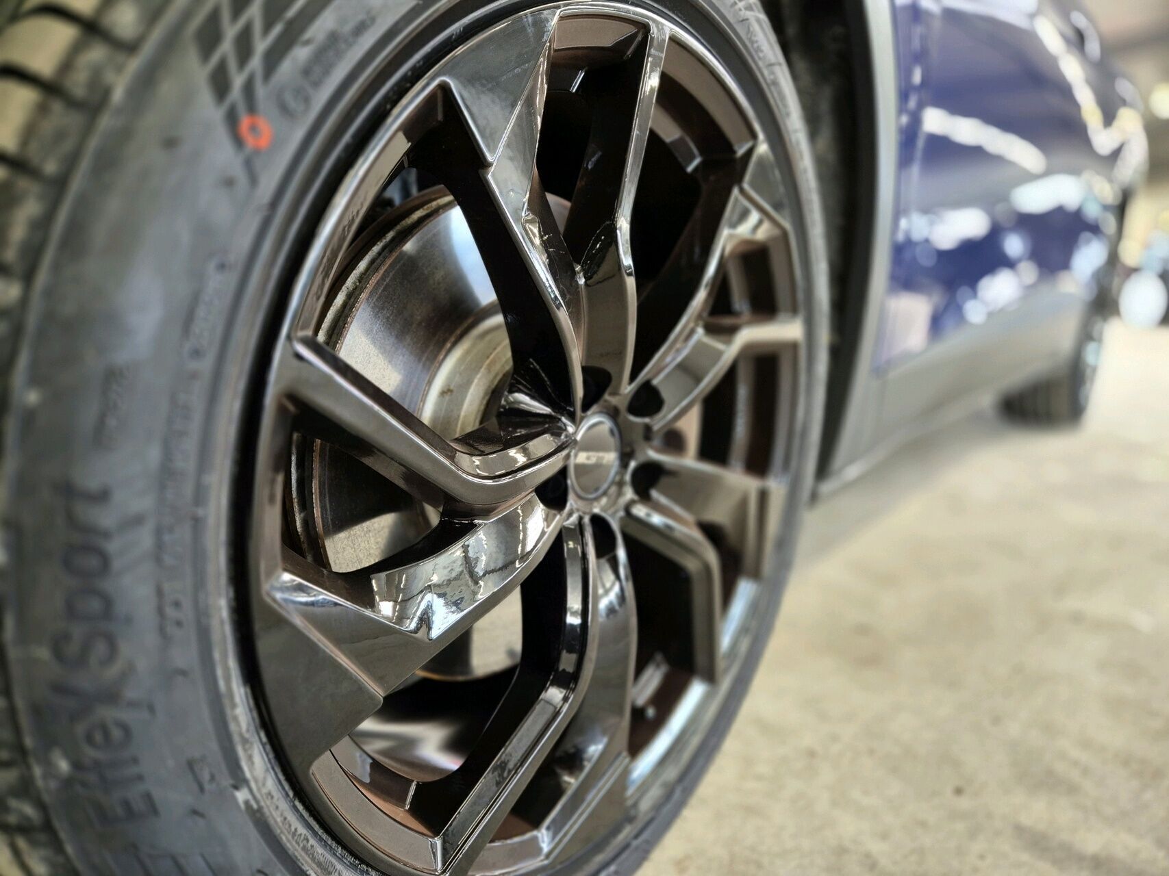 Blå VW ID.4 fra 2021