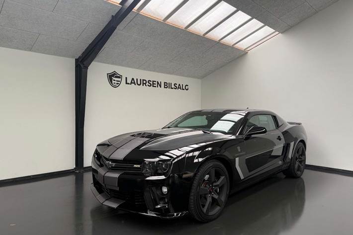 Sort Chevrolet Camaro fra 2011