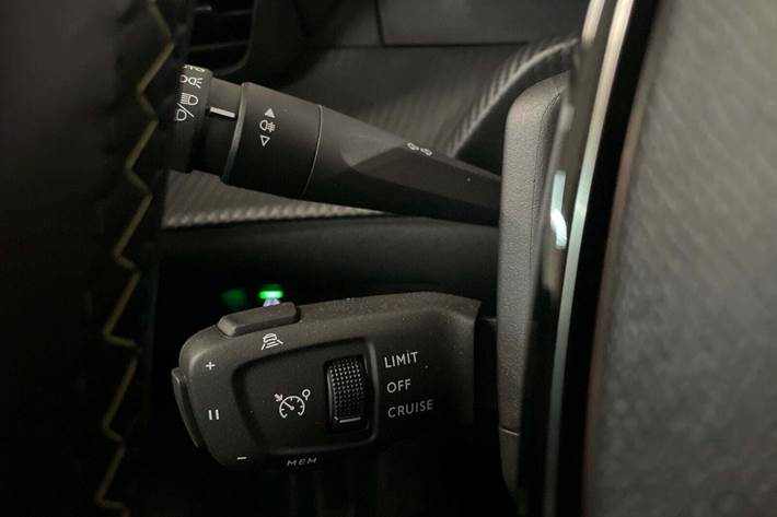 Sort Peugeot e-2008 fra 2025