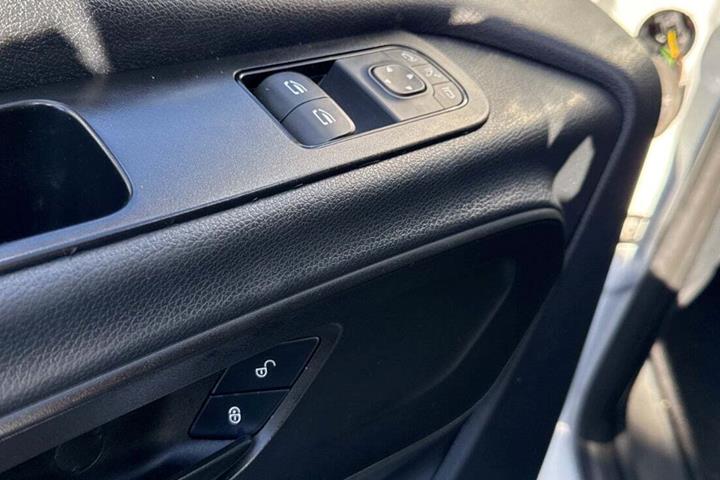 Hvid Mercedes Sprinter 315 fra 2022