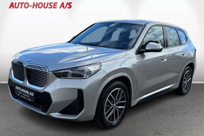 Sølv BMW iX1 fra 2024
