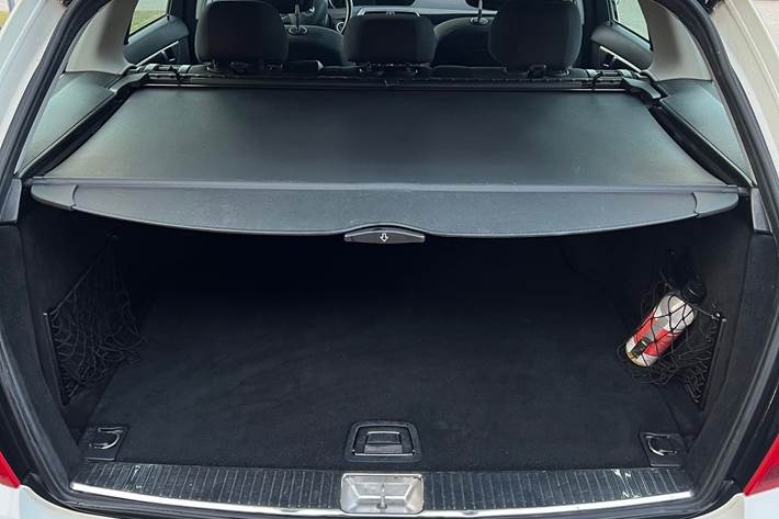 Hvid Mercedes C-Klasse fra 2012